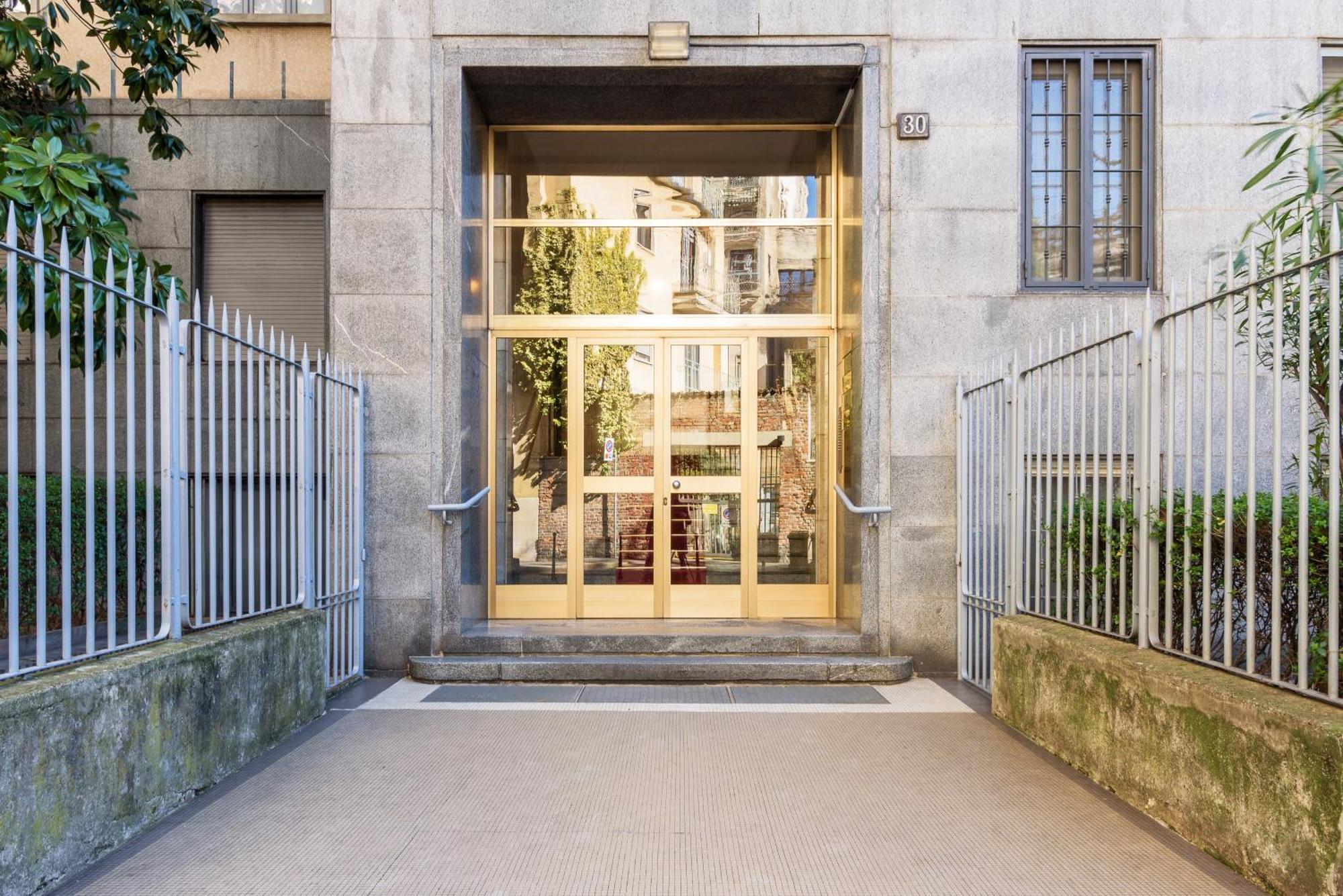 Luxury 4 Bedrooms Apartments Close To Duomo, Milan