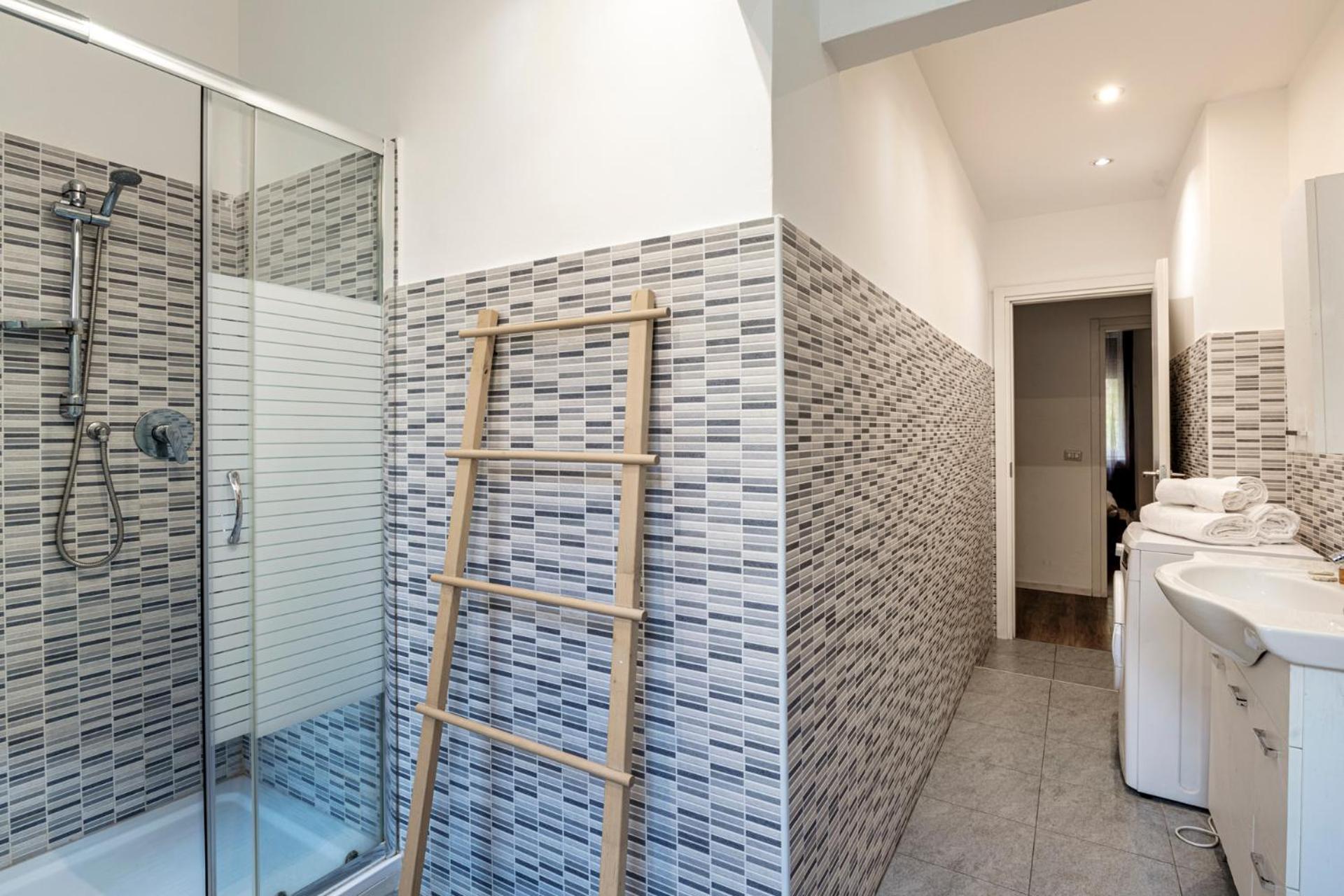 Luxury 4 Bedrooms Apartments Close To Duomo — Photos 2